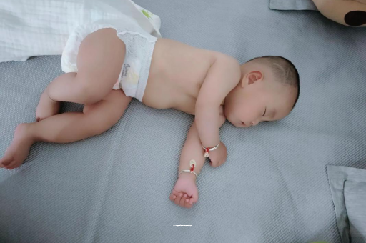 邳州宝宝拍嗝的正确方法